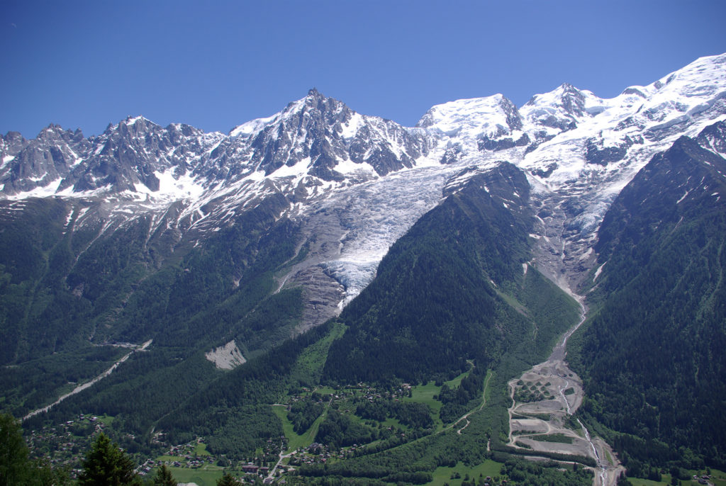 Vue sur le glacier des Bossons depuis le parc de merlet mai 2009