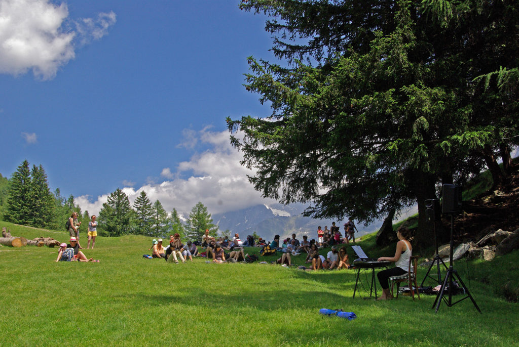 sieste musicale de loin au parc de merlet